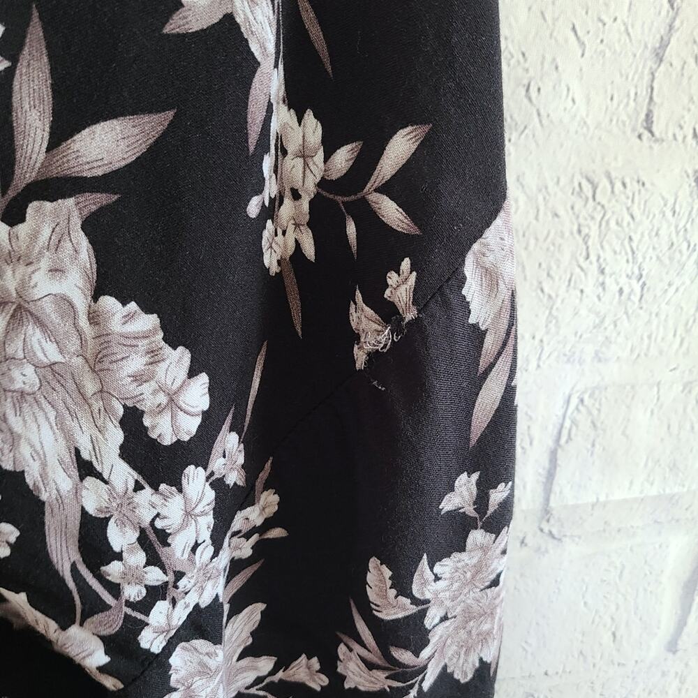 Spiritual Gangster Black Floral Robe - Picture 6 of 14